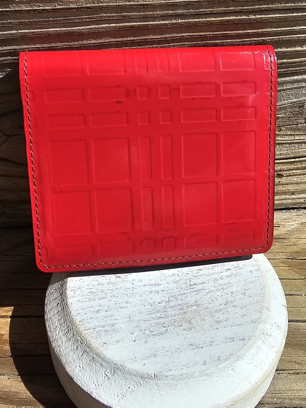 Burberry Red Patent Leather Wallet with Embossed Detail - Picture 2 of 7
